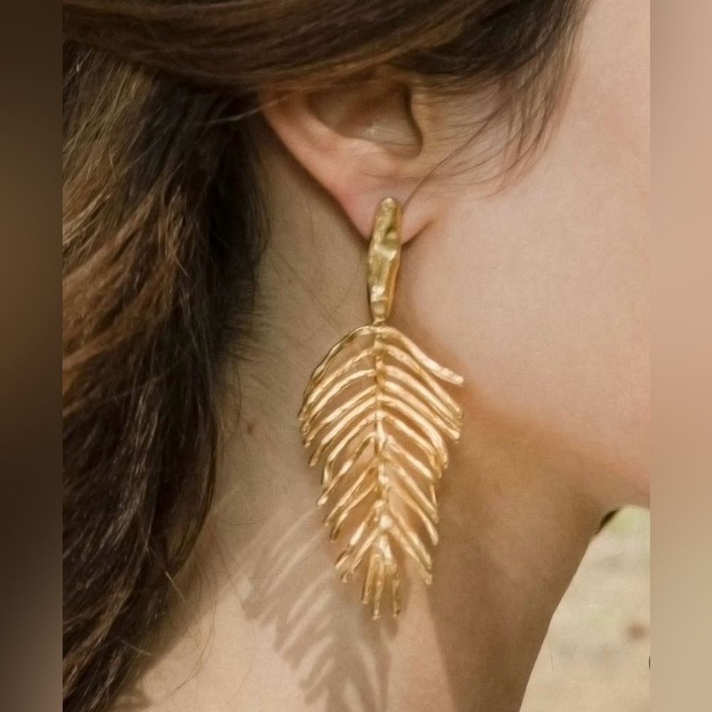 NEW Statement Beautiful Gold Leaf Earrings ~ wearable art ~ NEVER WORN 💛